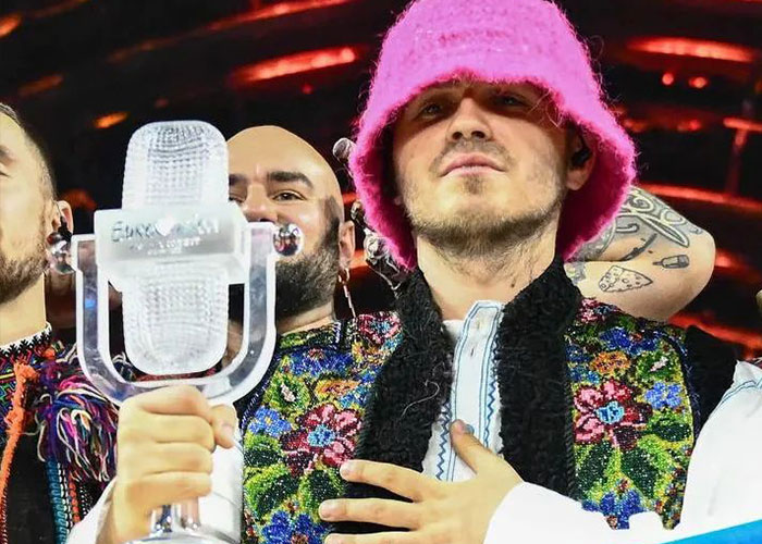 To Fund Their Country’s Army, Kalush Orchestra Sells Their Eurovision Trophy For $900k To Fund Their Country’s Army, Kalush Orchestra Sells Their Eurovision Trophy For $900k