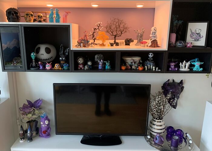 Hey Pandas, Show Me Something That Makes You Happy In Your House (Closed)