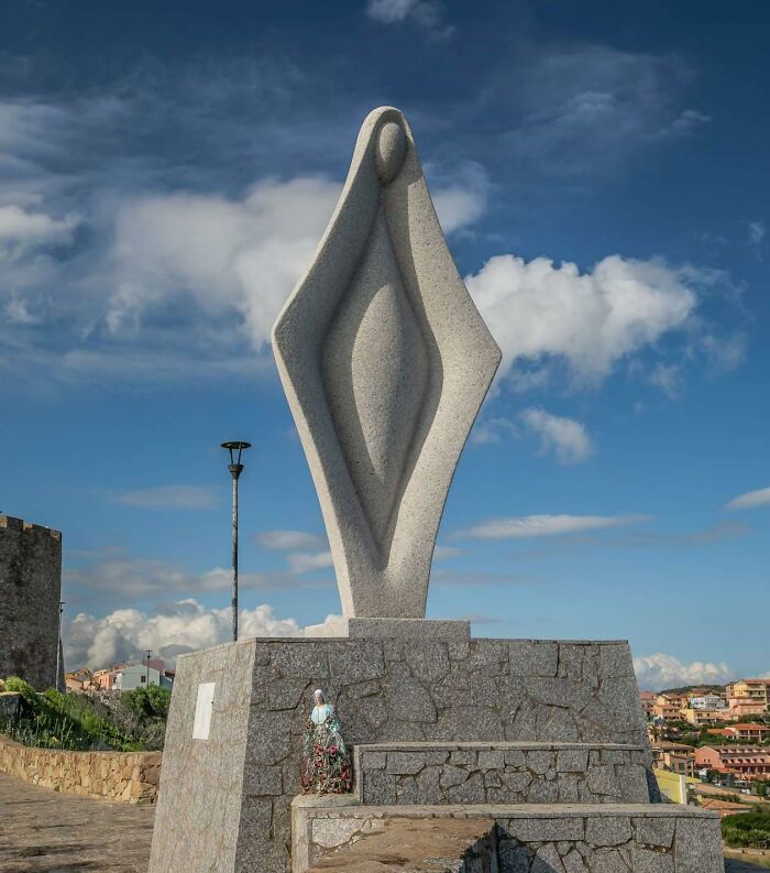 40 Designs That Are So Bad, They Deserve To Be Shamed On The Internet 40 Designs That Are So Bad, They Deserve To Be Shamed On The Internet