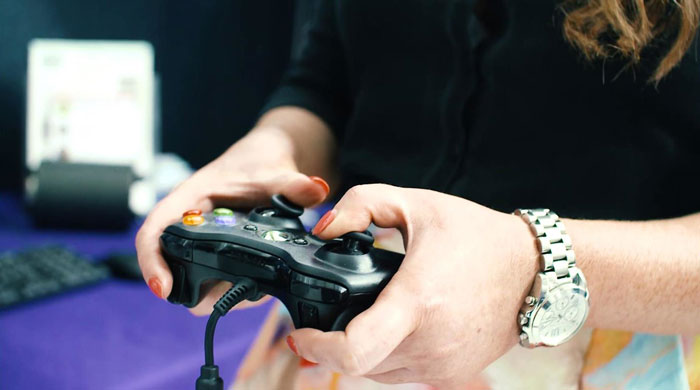 Woman Shows Up Unannounced Thinking That DIL’s Being Unfaithful To Her Son, Finds Out She Was Just Gaming Woman Shows Up Unannounced Thinking That DIL’s Being Unfaithful To Her Son, Finds Out She Was Just Gaming