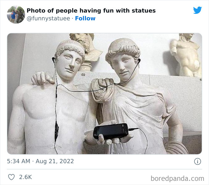 &#8220;And This Is Why We Were Asked To Leave&#8221;: 40 Times People Took Their Photos With Statues To Another Level