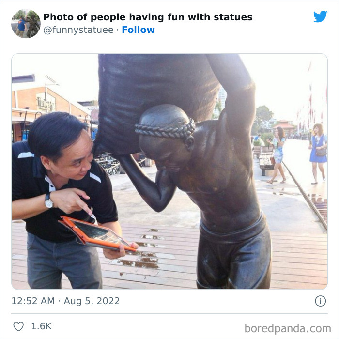 &#8220;And This Is Why We Were Asked To Leave&#8221;: 40 Times People Took Their Photos With Statues To Another Level