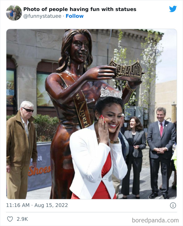 &#8220;And This Is Why We Were Asked To Leave&#8221;: 40 Times People Took Their Photos With Statues To Another Level