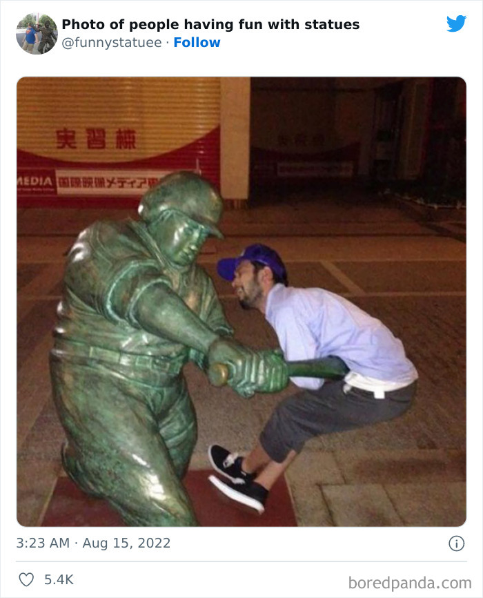 &#8220;And This Is Why We Were Asked To Leave&#8221;: 40 Times People Took Their Photos With Statues To Another Level