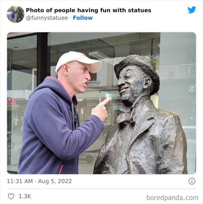 “And This Is Why We Were Asked To Leave”: 40 Times People Took Their Photos With Statues To Another Level “And This Is Why We Were Asked To Leave”: 40 Times People Took Their Photos With Statues To Another Level