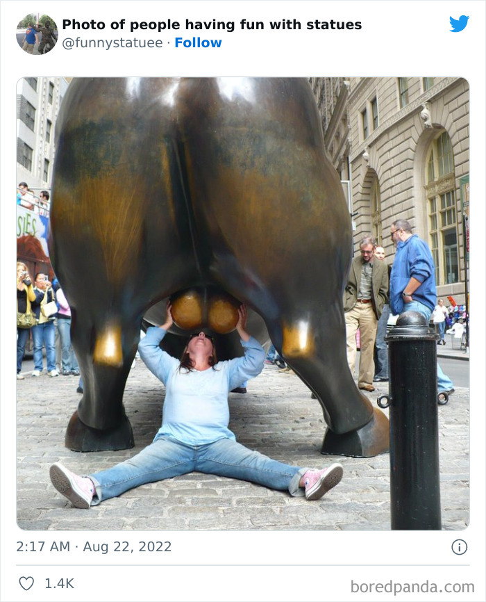 “And This Is Why We Were Asked To Leave”: 40 Times People Took Their Photos With Statues To Another Level “And This Is Why We Were Asked To Leave”: 40 Times People Took Their Photos With Statues To Another Level