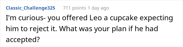 Woman Wonders If She Was Wrong To Bake Cupcakes For Her Office, Excluding A Certain Co-Worker Woman Wonders If She Was Wrong To Bake Cupcakes For Her Office, Excluding A Certain Co-Worker