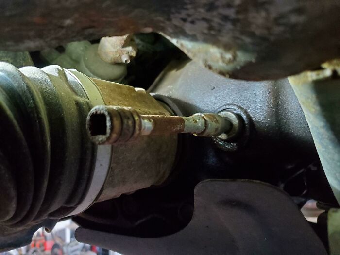 50 Pics That Show The Level Of Nonsense Mechanics Have To Deal With (New Pics) 50 Pics That Show The Level Of Nonsense Mechanics Have To Deal With (New Pics)