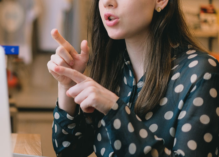 30 People Share Signs That Someone Is Not As Smart As They’re Pretending To Be 30 People Share Signs That Someone Is Not As Smart As They’re Pretending To Be