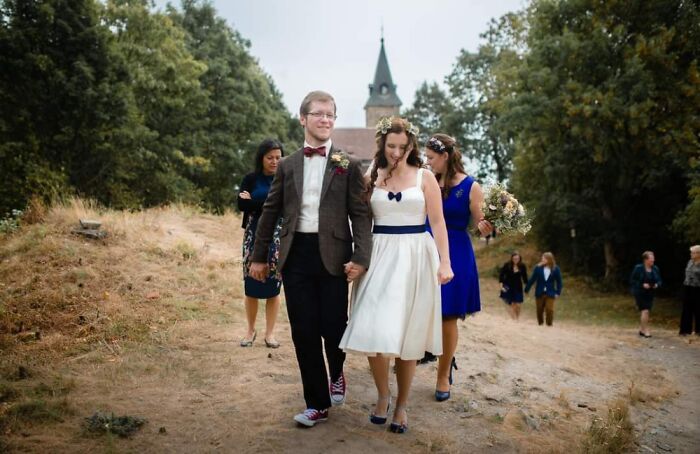 Hey Pandas, What Did Your Wedding Outfit Look Like? (Closed)