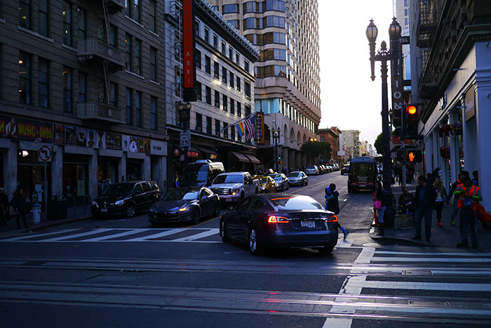 European Visits The USA For The First Time And Is Shocked And Disappointed By The Experience European Visits The USA For The First Time And Is Shocked And Disappointed By The Experience