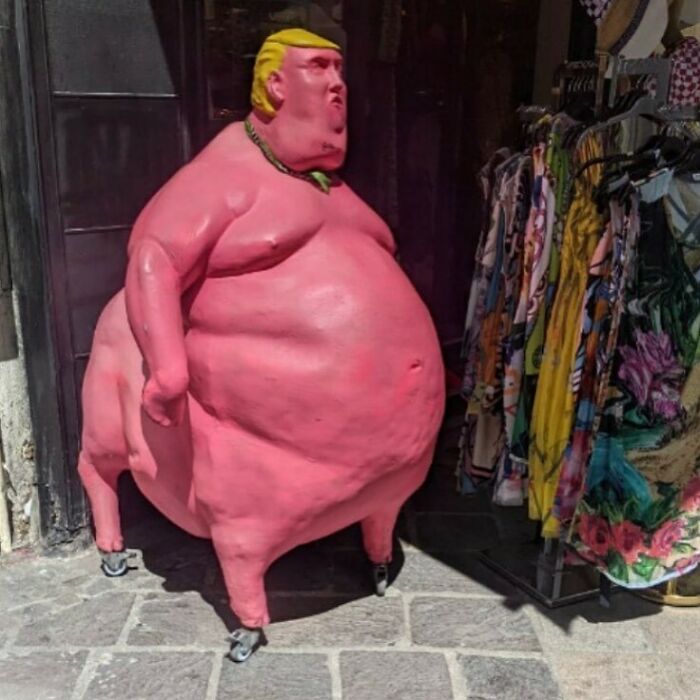 50 Confusing And Funny Photos Without Any Context, As Shared By This Instagram Page 50 Confusing And Funny Photos Without Any Context, As Shared By This Instagram Page