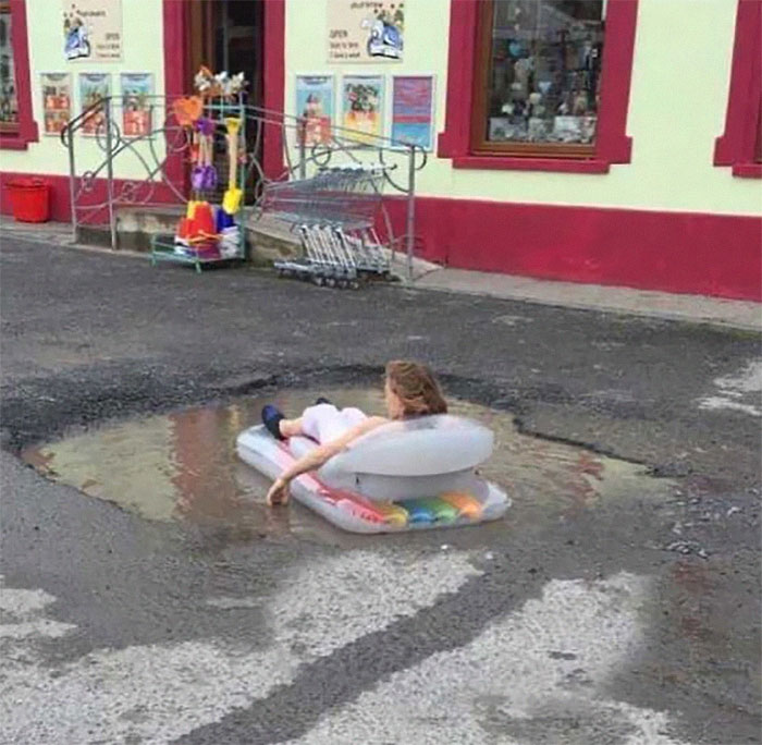 50 Confusing And Funny Photos Without Any Context, As Shared By This Instagram Page 50 Confusing And Funny Photos Without Any Context, As Shared By This Instagram Page