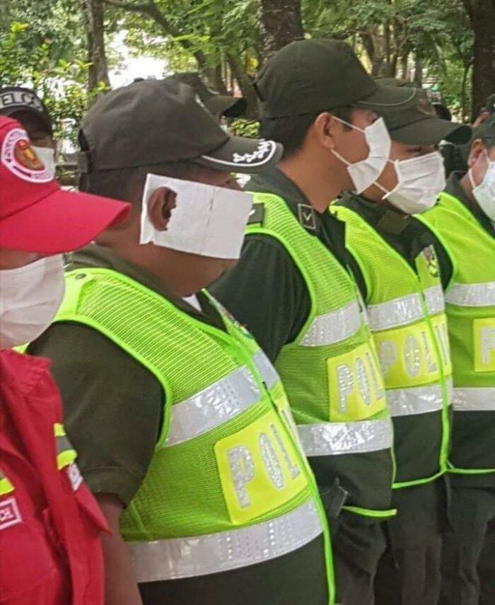 50 Confusing And Funny Photos Without Any Context, As Shared By This Instagram Page 50 Confusing And Funny Photos Without Any Context, As Shared By This Instagram Page