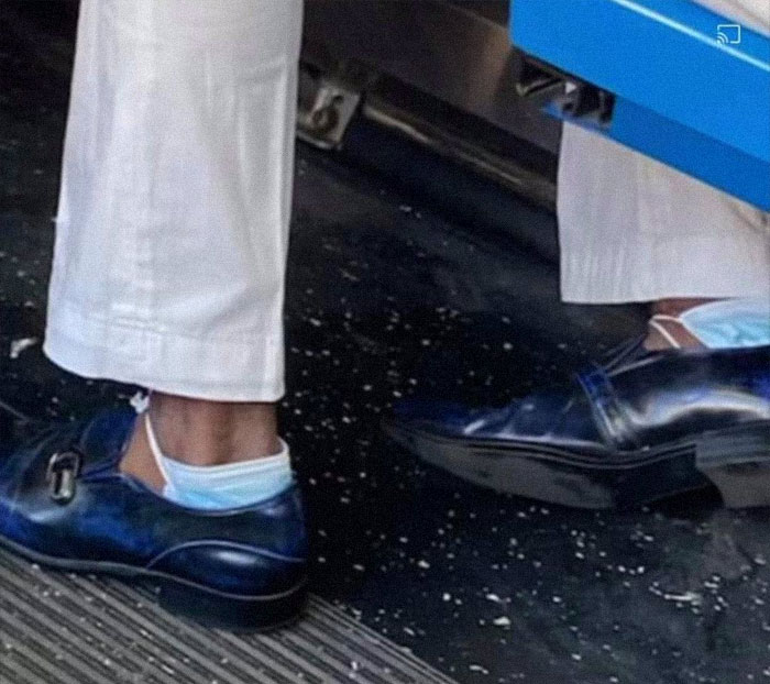 50 Confusing And Funny Photos Without Any Context, As Shared By This Instagram Page 50 Confusing And Funny Photos Without Any Context, As Shared By This Instagram Page