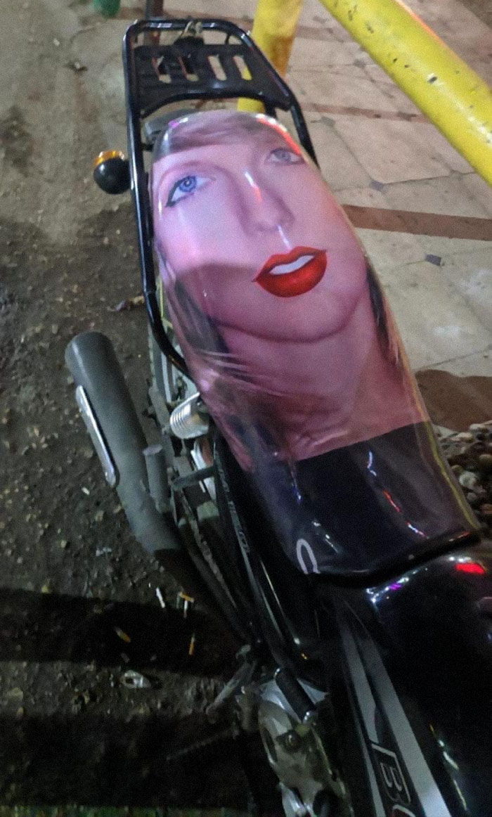 50 Confusing And Funny Photos Without Any Context, As Shared By This Instagram Page 50 Confusing And Funny Photos Without Any Context, As Shared By This Instagram Page