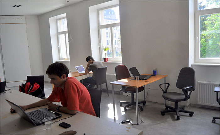 This Engineer Grew Tired Of Her Male Coworker’s Domineering Behavior, She Started Calling Him ‘Emotional’ Around The Office This Engineer Grew Tired Of Her Male Coworker’s Domineering Behavior, She Started Calling Him ‘Emotional’ Around The Office