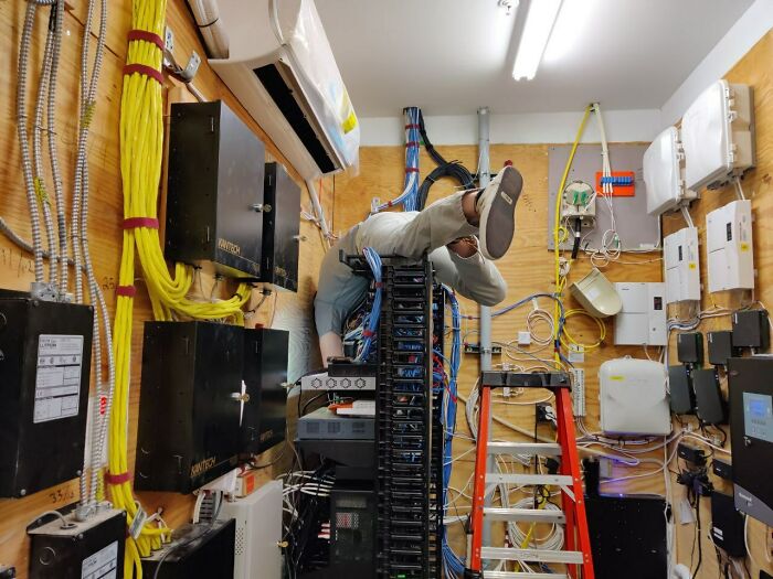 Tech Support People Are Sharing The Worst Horror Cases They&rsquo;ve Seen While On The Job (35 New Pics)