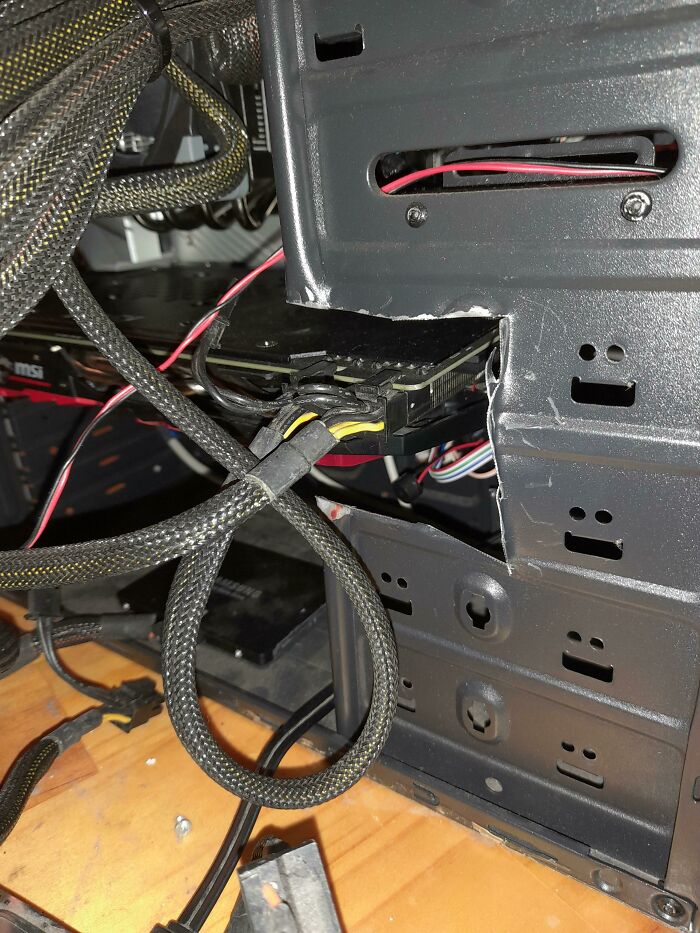 Tech Support People Are Sharing The Worst Horror Cases They&rsquo;ve Seen While On The Job (35 New Pics)