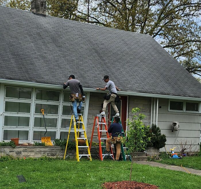 “Safety First!”: This Online Group Is Dedicated To The Dumbest Work Safety Examples, Here Are 45 Of The Worst Ones (New Pics) “Safety First!”: This Online Group Is Dedicated To The Dumbest Work Safety Examples, Here Are 45 Of The Worst Ones (New Pics)