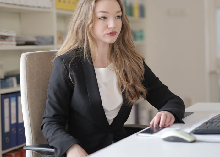 Injured Postal Worker Maliciously Complies With This Rude Customer’s Demand, Teaches Him A Lesson About Not Messing With Union Workers Injured Postal Worker Maliciously Complies With This Rude Customer’s Demand, Teaches Him A Lesson About Not Messing With Union Workers