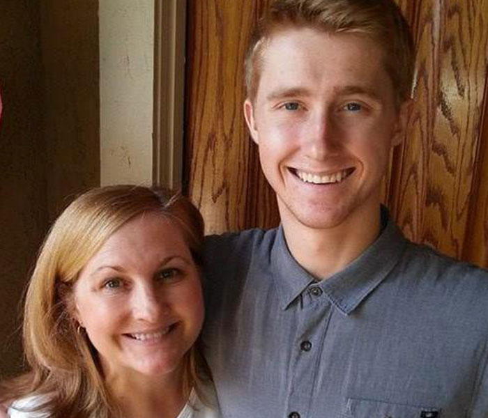 “I Don’t Mind Being Sick But I Mind Looking Sick”: Mom Receives Beautiful Wig Made Out Of Her Son’s Hair After Cancer Treatment Hair Loss “I Don’t Mind Being Sick But I Mind Looking Sick”: Mom Receives Beautiful Wig Made Out Of Her Son’s Hair After Cancer Treatment Hair Loss