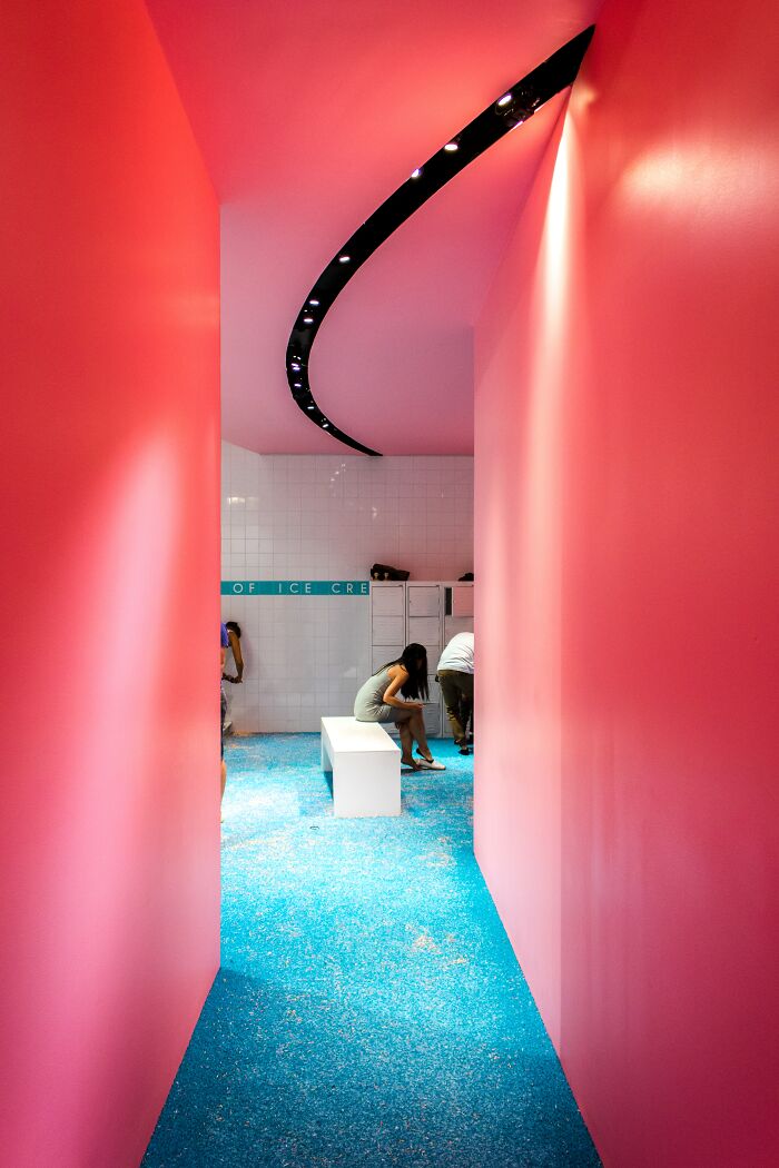 People Are Sharing 40 Things That Are Completely Normal In Their Culture But Would Be Considered Weird Elsewhere