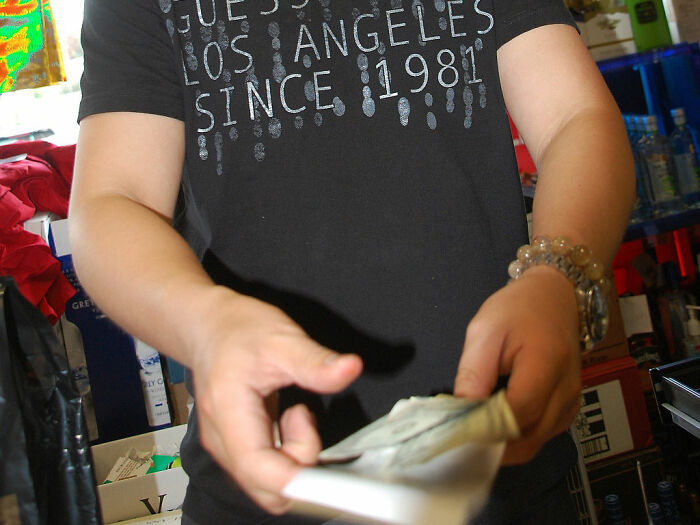 Someone Asked “What Do Insanely Rich People Buy That Poor People Have No Idea About?” And 30 Folks Online Delivered Someone Asked “What Do Insanely Rich People Buy That Poor People Have No Idea About?” And 30 Folks Online Delivered