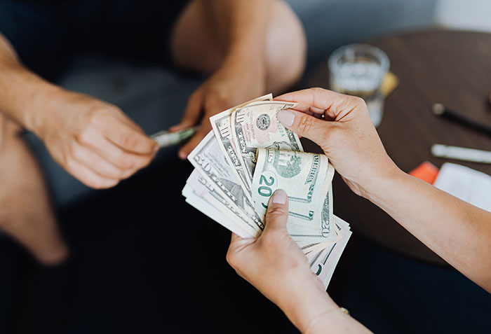 Women Reassure Men They Don’t Actually Care About These 30 Silly Things Men Are So Often Insecure About Women Reassure Men They Don’t Actually Care About These 30 Silly Things Men Are So Often Insecure About