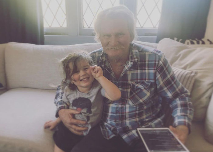 Daughter Sneaks A Rum And Cola Into A Hospital Room For Her Father’s Final Drink Daughter Sneaks A Rum And Cola Into A Hospital Room For Her Father’s Final Drink