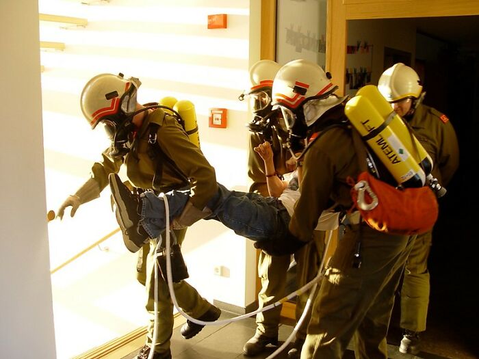 Person Asks: “Which Profession Is Criminally Underpaid?” And 30 People Online Deliver Person Asks: “Which Profession Is Criminally Underpaid?” And 30 People Online Deliver