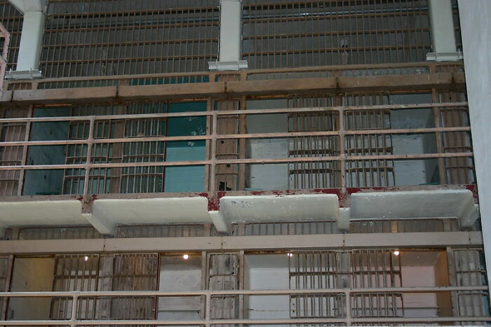 30 Unexpected Habits People Learnt In Jail And Still Do In Their Everyday Life, As Shared In This Online Community 30 Unexpected Habits People Learnt In Jail And Still Do In Their Everyday Life, As Shared In This Online Community