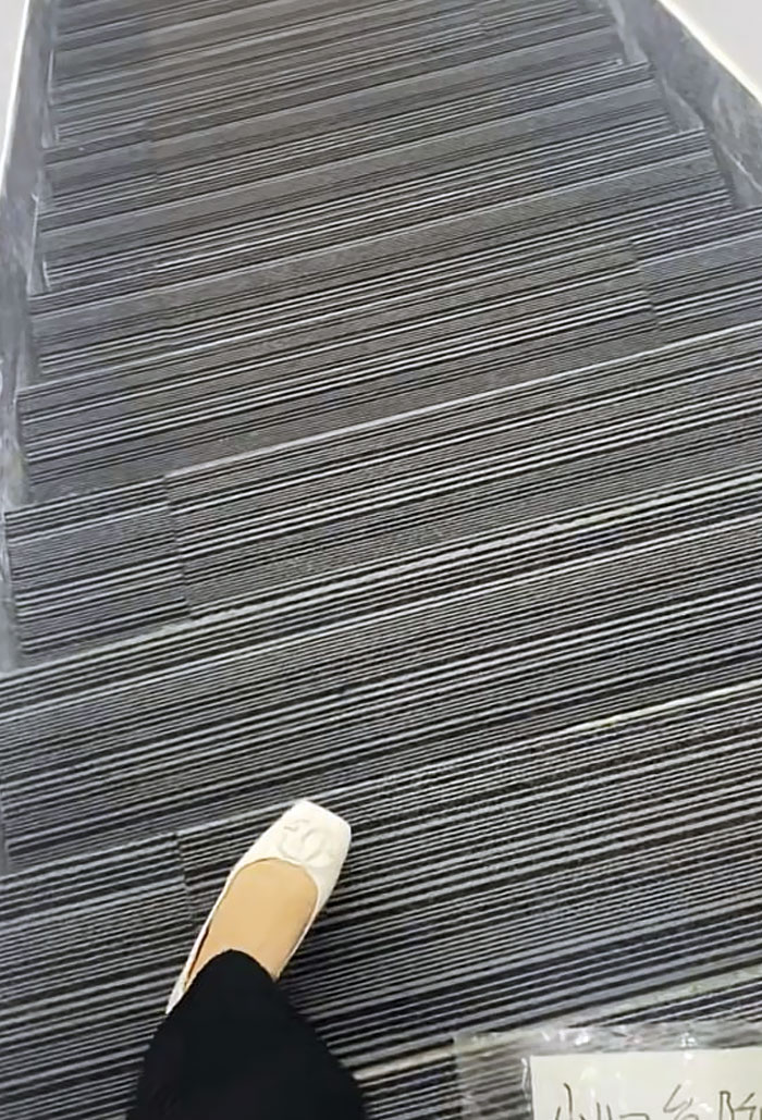 30 Examples Of Horribly-Designed Stairs (New Pics)