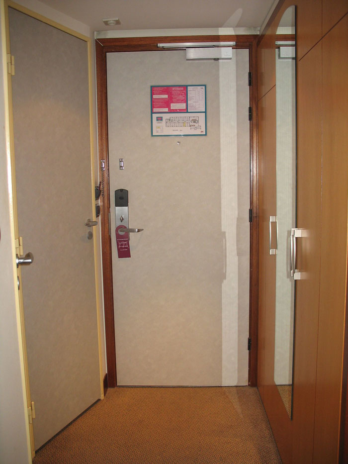 50 Hotel Workers Share The Red Flags To Look Out For During Your Next Stay 50 Hotel Workers Share The Red Flags To Look Out For During Your Next Stay