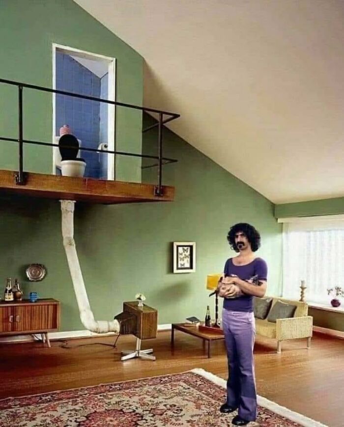 35 Funny “Images With A Lot Of Stuff Going On” That Get Weirder The Longer You Look At Them