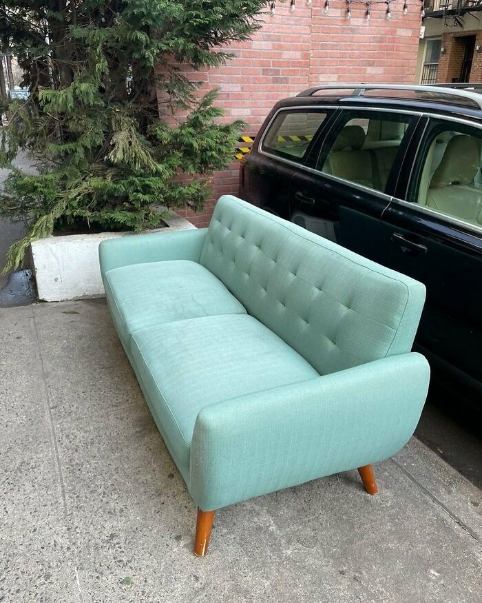 People Share What They Found Thrown Away And The Phrase ‘One Man’s Trash Is Another Man’s Treasure’ Has Never Been So Real (30 New Pics) People Share What They Found Thrown Away And The Phrase ‘One Man’s Trash Is Another Man’s Treasure’ Has Never Been So Real (30 New Pics)