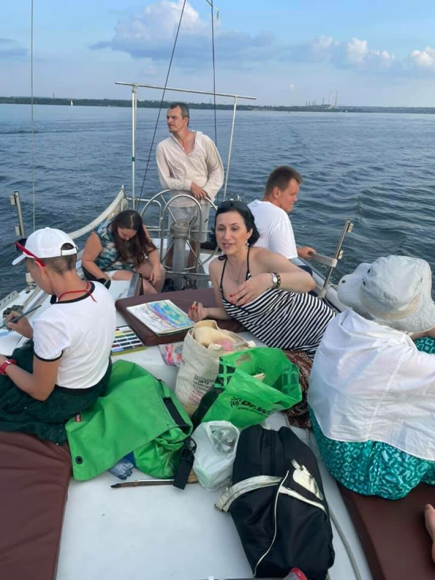 You Can Meet This Artist In Any Of The Cafes In Europe, She Sits With A Cup Of Coffee And Draws You Can Meet This Artist In Any Of The Cafes In Europe, She Sits With A Cup Of Coffee And Draws