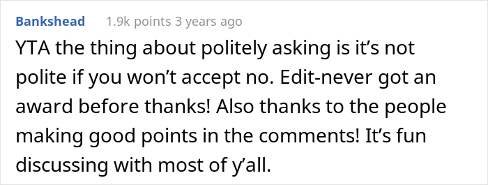 A Tall Passenger Asks Woman To Raise Her Seat Because It’s Pressing Their Knees, Woman Refuses, Plane Drama Ensues A Tall Passenger Asks Woman To Raise Her Seat Because It’s Pressing Their Knees, Woman Refuses, Plane Drama Ensues