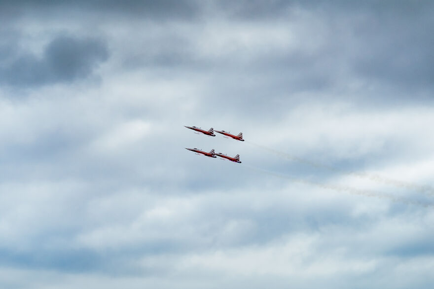 I Captured The Perfection Of Aerial Geometry And Trajectories Performed By The Swiss Aerobatic Team Patrouille Suisse (40 Pics)