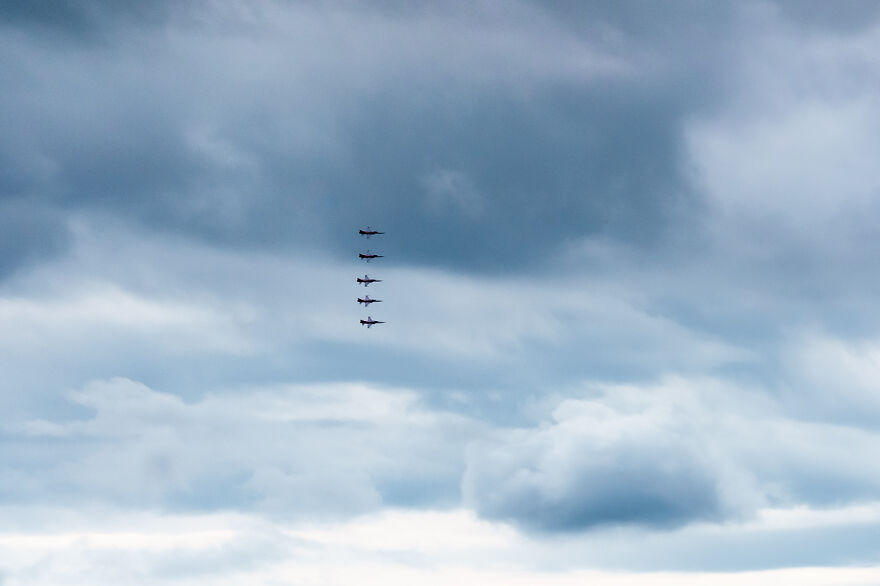 I Captured The Perfection Of Aerial Geometry And Trajectories Performed By The Swiss Aerobatic Team Patrouille Suisse (40 Pics)