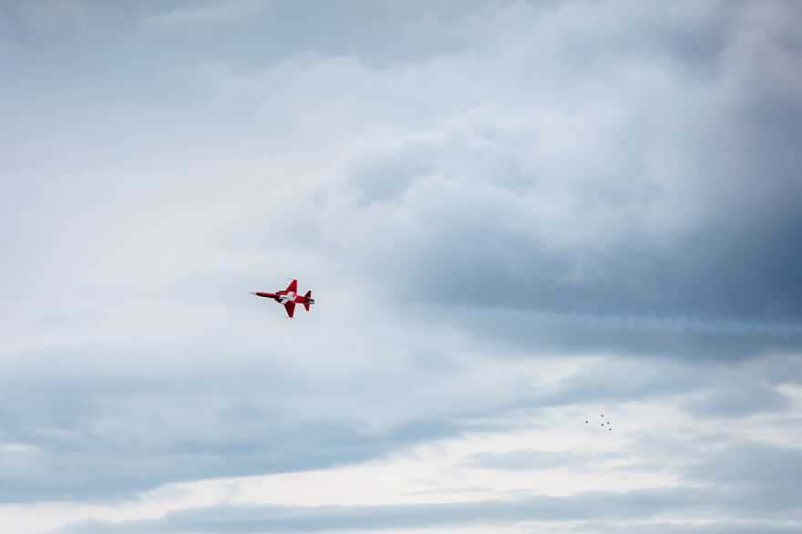 I Captured The Perfection Of Aerial Geometry And Trajectories Performed By The Swiss Aerobatic Team Patrouille Suisse (40 Pics)