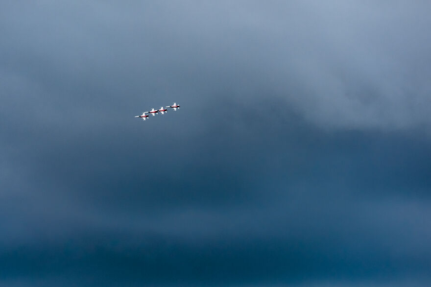 I Captured The Perfection Of Aerial Geometry And Trajectories Performed By The Swiss Aerobatic Team Patrouille Suisse (40 Pics)