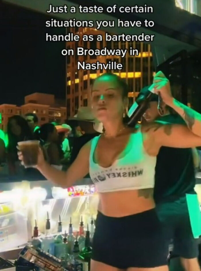 Bartender Shares How She Deals With Unpaying Customers, And The Internet Is Congratulating Her On Her Good Problem-Solving Skills Bartender Shares How She Deals With Unpaying Customers, And The Internet Is Congratulating Her On Her Good Problem-Solving Skills