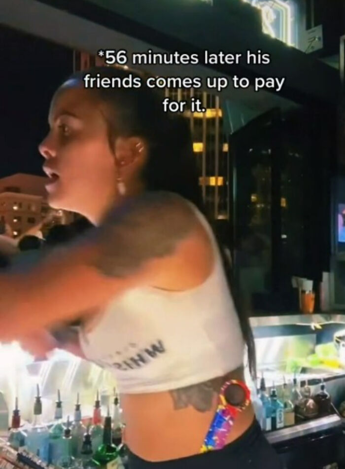 Bartender Shares How She Deals With Unpaying Customers, And The Internet Is Congratulating Her On Her Good Problem-Solving Skills Bartender Shares How She Deals With Unpaying Customers, And The Internet Is Congratulating Her On Her Good Problem-Solving Skills