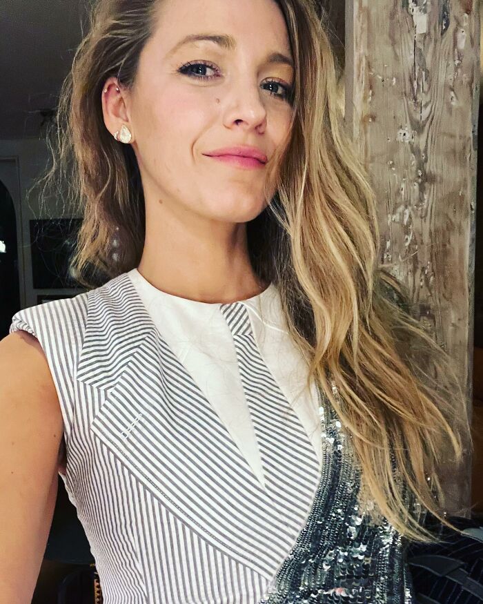 “You Freak Me And My Kids Out”: Blake Lively Posts 8 Pregnancy Pics So The Creepy Paparazzi Will Stop Camping Near Her House “You Freak Me And My Kids Out”: Blake Lively Posts 8 Pregnancy Pics So The Creepy Paparazzi Will Stop Camping Near Her House