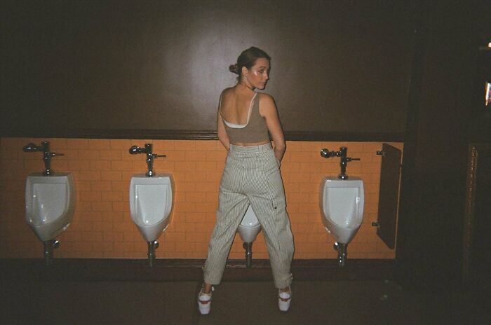 “You Freak Me And My Kids Out”: Blake Lively Posts 8 Pregnancy Pics So The Creepy Paparazzi Will Stop Camping Near Her House “You Freak Me And My Kids Out”: Blake Lively Posts 8 Pregnancy Pics So The Creepy Paparazzi Will Stop Camping Near Her House