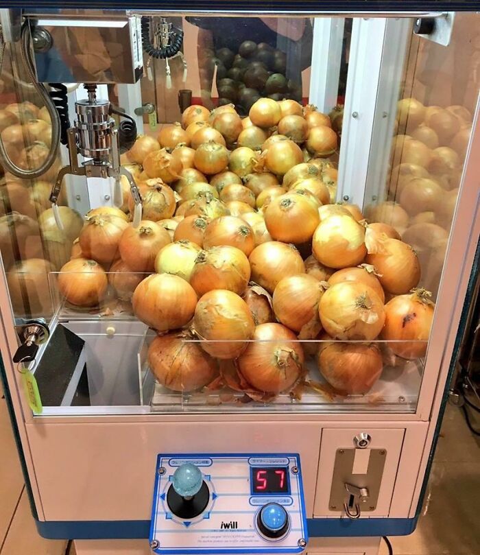 40 Confusing Images Where “Things Only Get Weirder” The Longer You Look 40 Confusing Images Where “Things Only Get Weirder” The Longer You Look