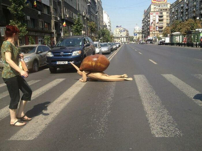 40 Confusing Images Where “Things Only Get Weirder” The Longer You Look 40 Confusing Images Where “Things Only Get Weirder” The Longer You Look