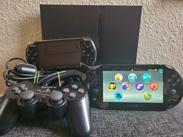 50 Times People Hit The Jackpot While Thrifting In Goodwill Bins And Had To Brag About It In This Online Group 50 Times People Hit The Jackpot While Thrifting In Goodwill Bins And Had To Brag About It In This Online Group