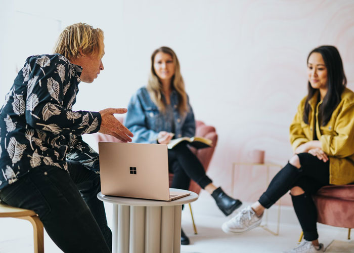 30 People Share Things In Job Descriptions Or Interviews That Instantly Indicate Red Flags 30 People Share Things In Job Descriptions Or Interviews That Instantly Indicate Red Flags